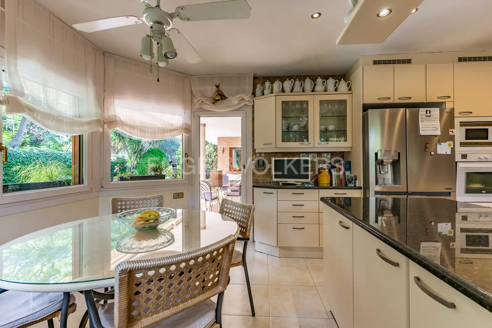 Cocina de Casa o chalet de alquiler en Sant Cugat del Vallès con Calefacción, Jardín privado y Piscina