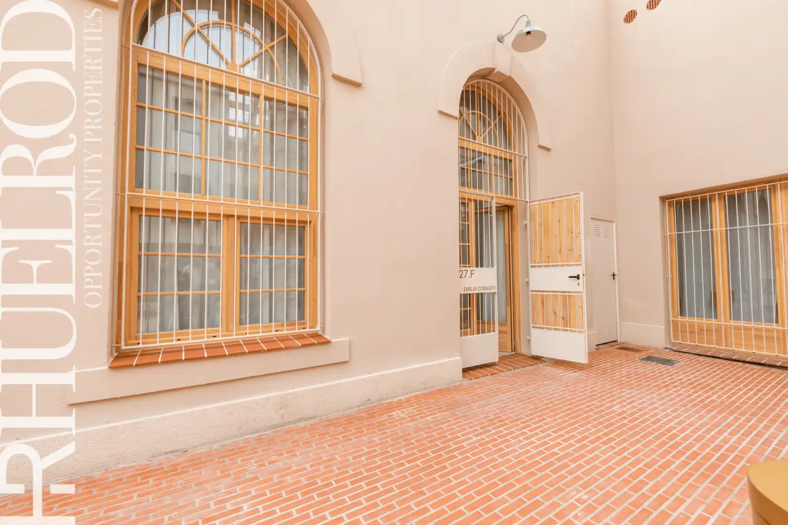 Exterior view of Ground floor for sale in Barcelona  with Air Conditioner, Heating and Terrace