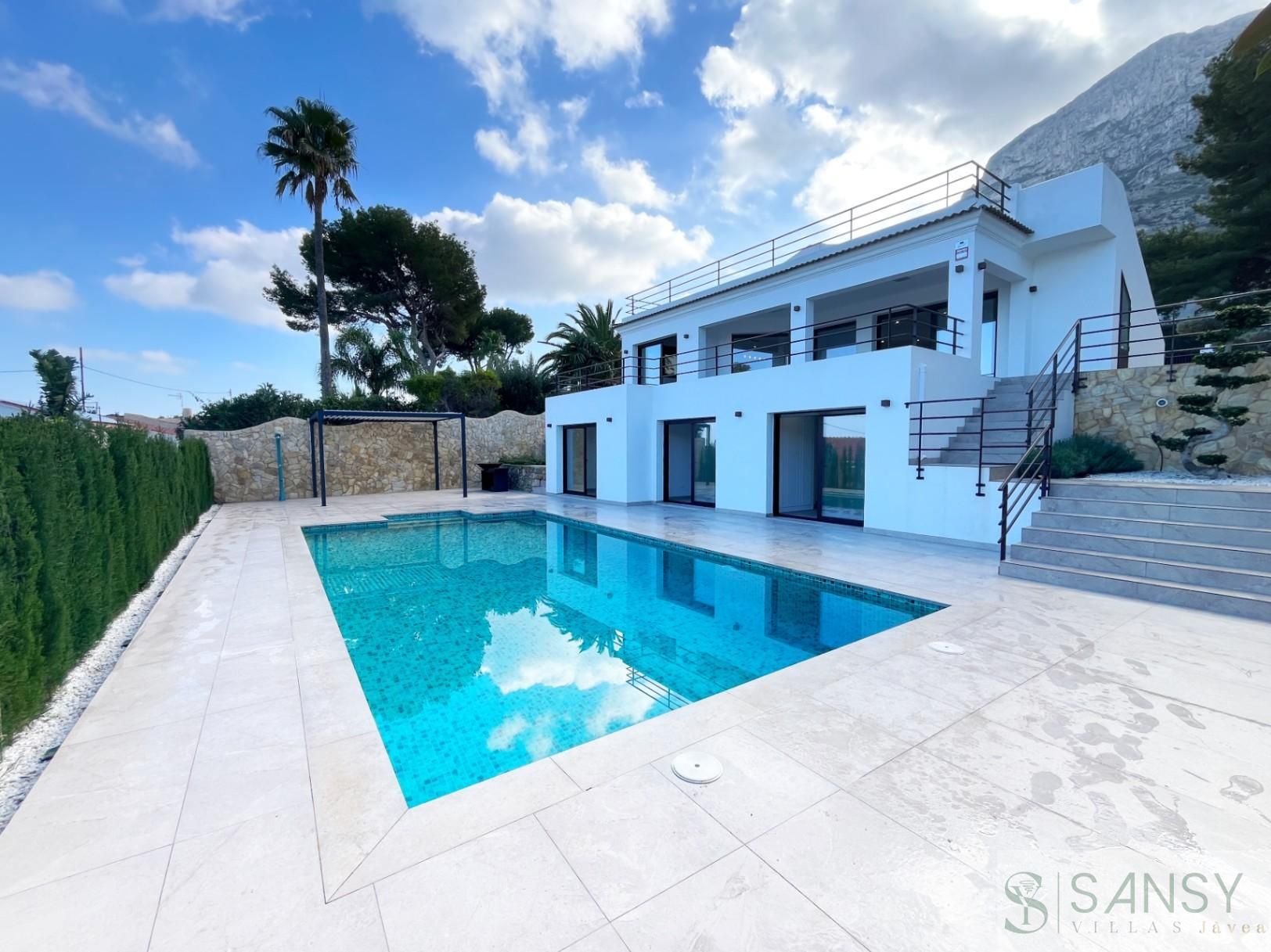 Piscina de Casa o xalet en venda en Dénia amb Aire condicionat, Calefacció i Terrassa
