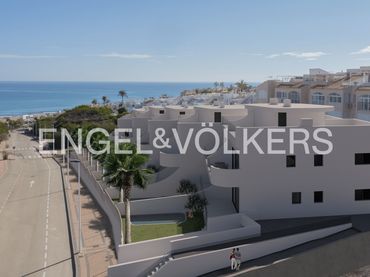 Ground floor with pool for sale in La Mata