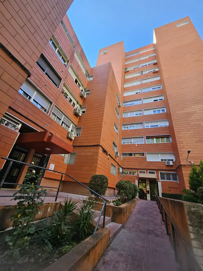 Vista exterior de Piso en venta en La Espinilla - Parque Blanco