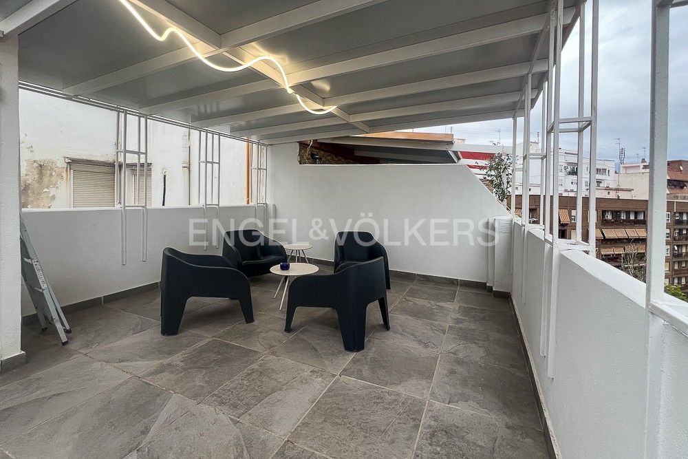 Terrace of Attic to rent in  Valencia Capital  with Air Conditioner, Heating and Furnished
