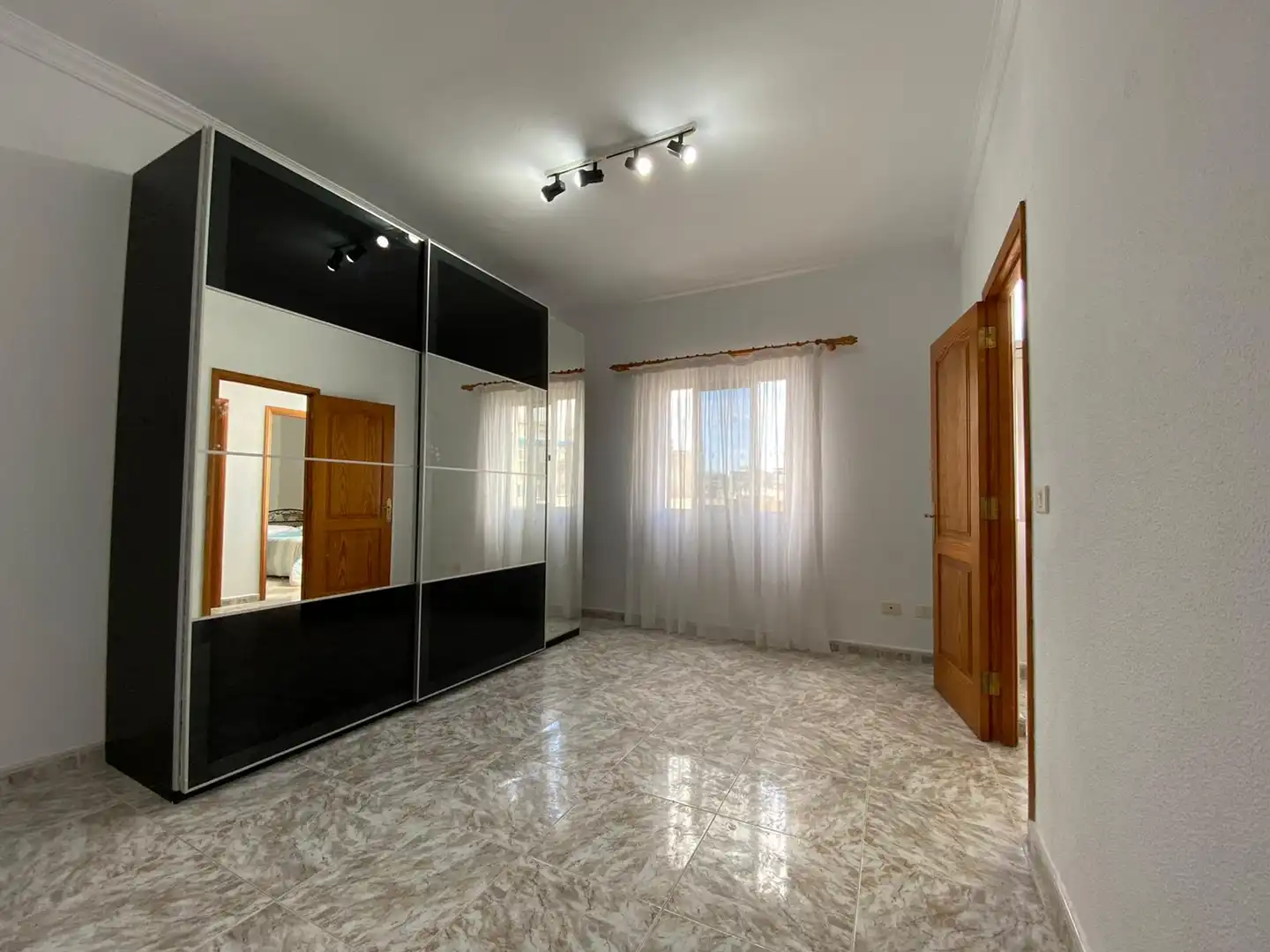 Schlafzimmer von Wohnung zum Verkauf in Las Palmas de Gran Canaria mit Möbliert, Ofen und Waschmaschine