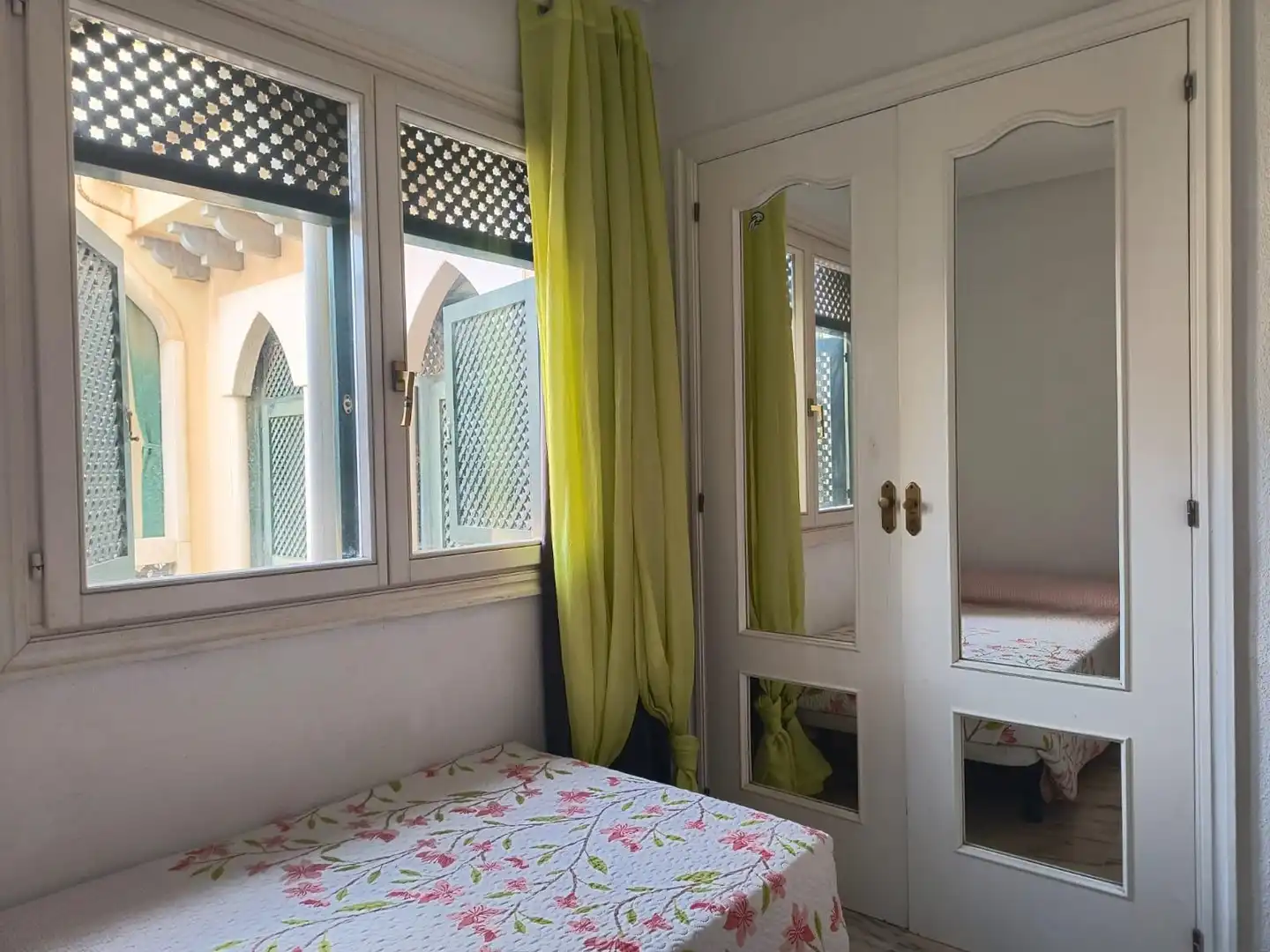 Habitación de Apartamento en venta en Santa Pola con Jardín privado, Terraza y Amueblado