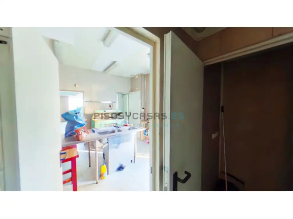 Cocina de Local en venta en Zaragoza con Aire acondicionado