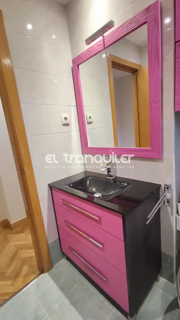 Bany de Àtic de lloguer en Madrid amb Aire condicionat, Parquet i Terrassa