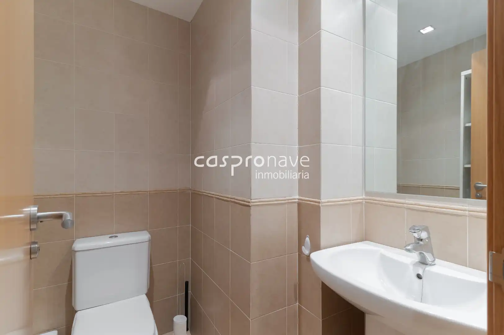 Bathroom of Study for sale in Castellón de la Plana / Castelló de la Plana  with Air Conditioner and Furnished