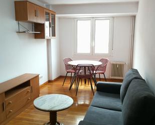 Living room of Flat to rent in Santiago de Compostela   with Heating, Furnished and Oven