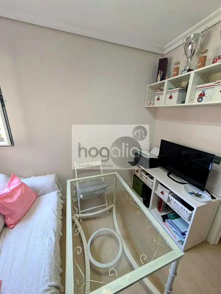 Bedroom of Flat for rent in Macarena