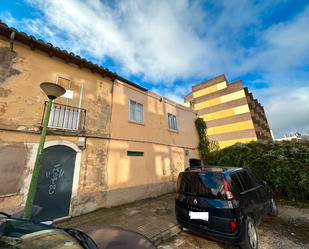 Vista exterior de Casa o xalet en venda en Burgos Capital amb Jardí privat