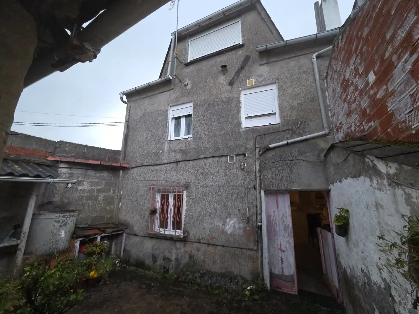 Vista exterior de Casa adosada en venta en Barreiros con Jardín privado, Trastero y Amueblado