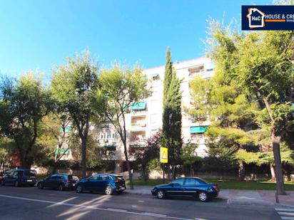 Exterior view of Flat for sale in  Madrid Capital  with Air Conditioner and Terrace
