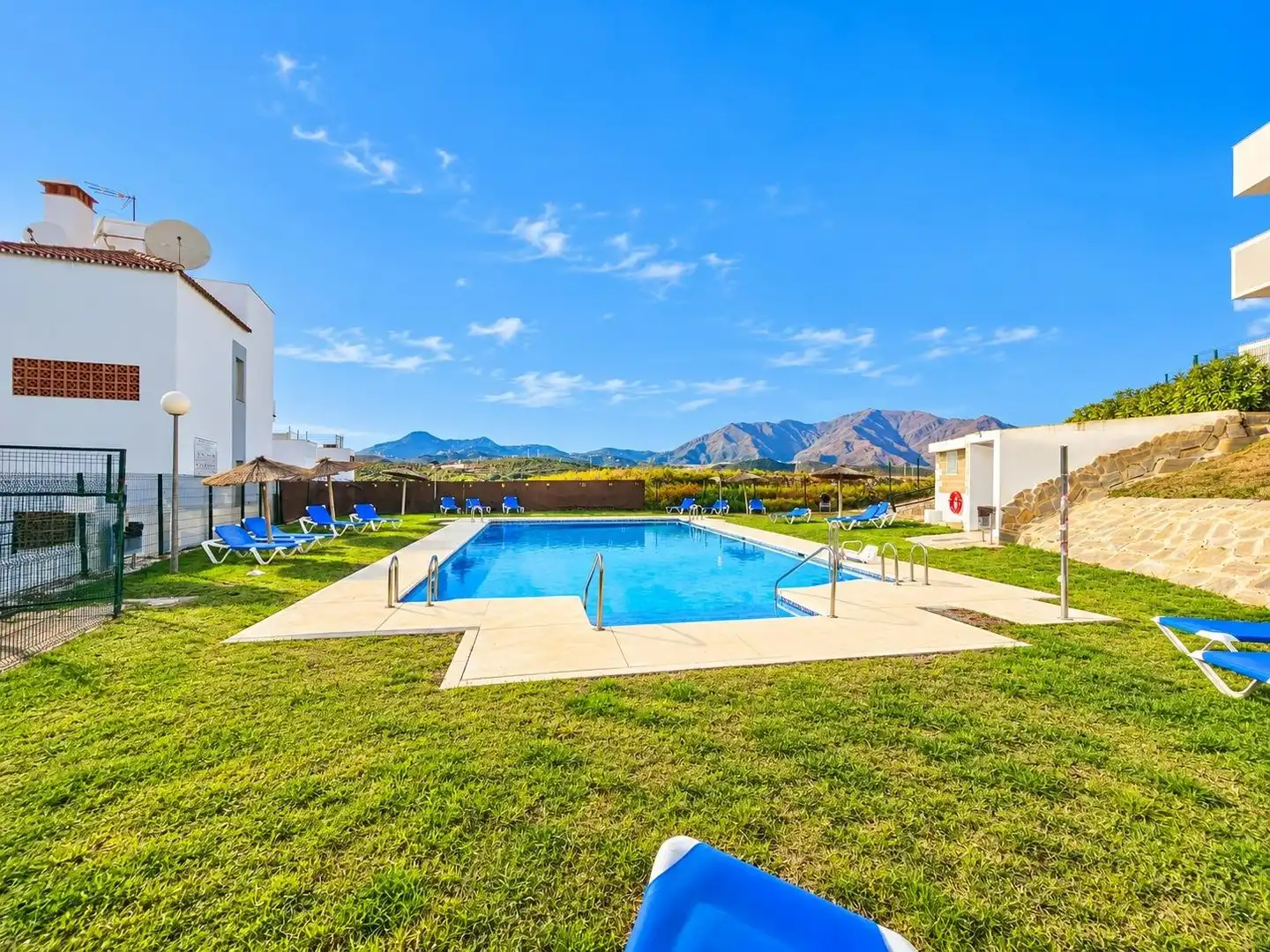 Swimming pool of Flat for sale in Doña Julia Golf