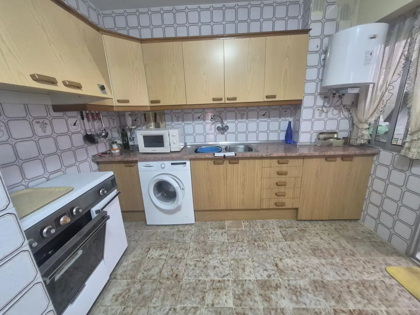 Küche von Wohnung zum Verkauf in Ávila mit Heizung, Terrasse und Abstellraum