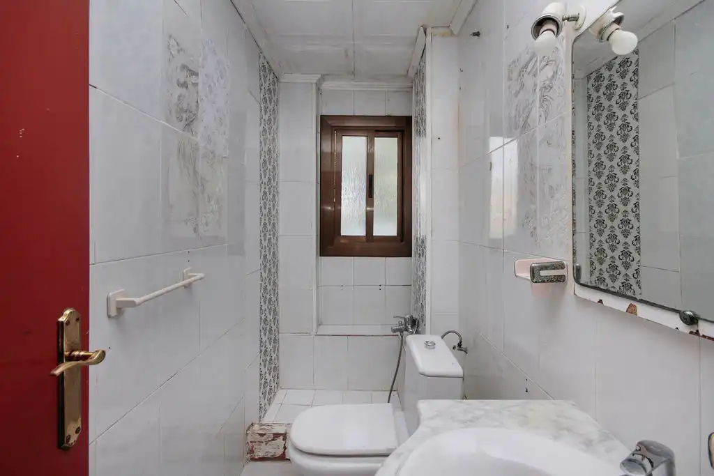 Bathroom of Flat for sale in Viladecans