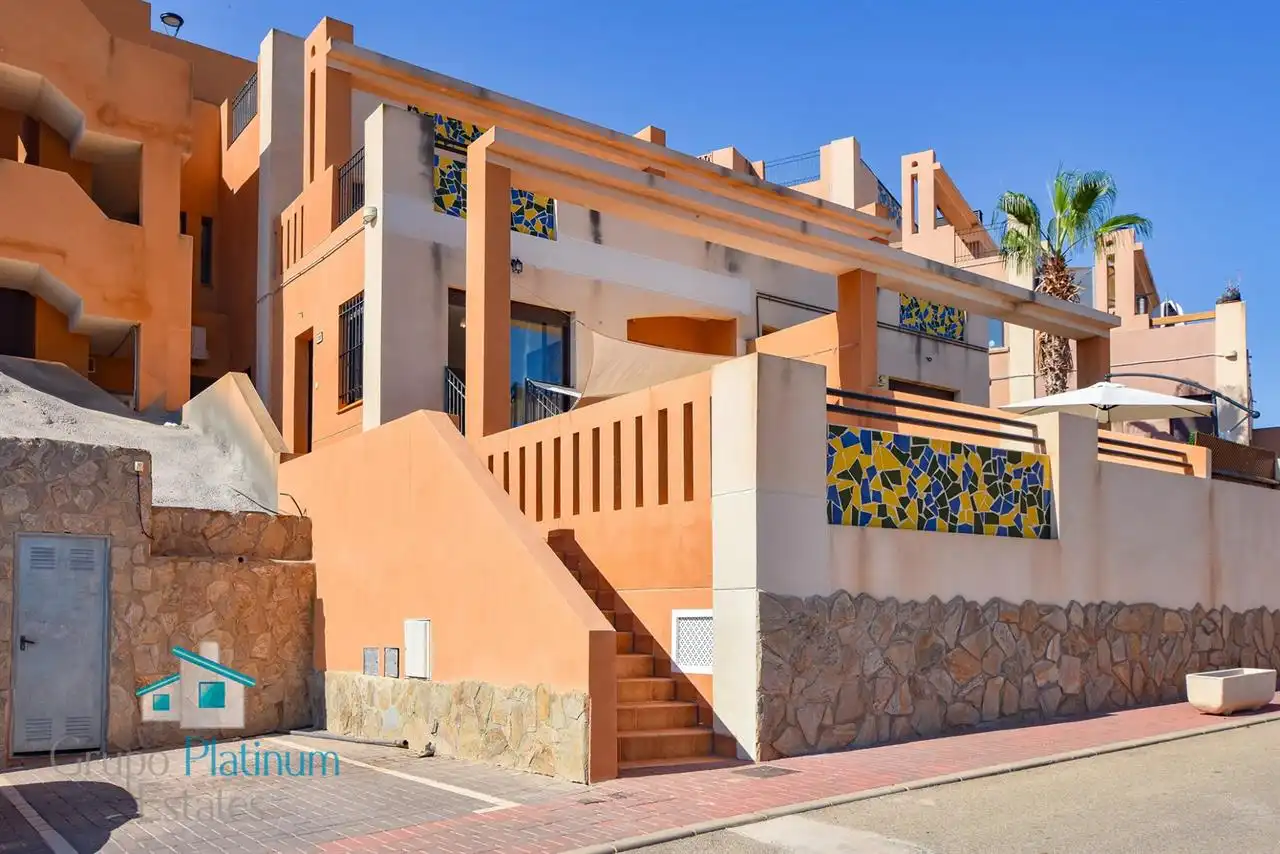Vista exterior de Apartament en venda en Pulpí amb Aire condicionat, Piscina i Moblat