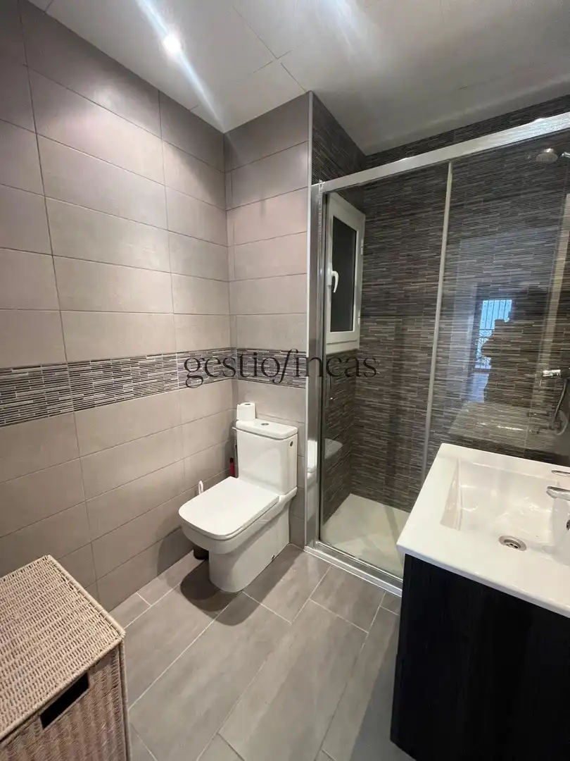 Apartments for rent in Avenida ENRIC GRANADOS, Regueral - Prat d'en Forés