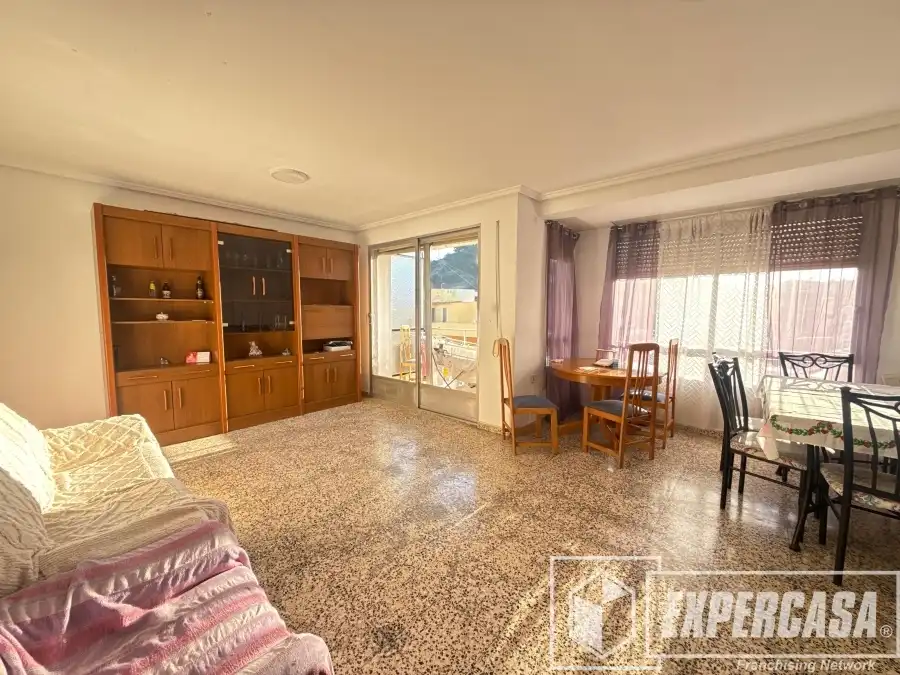 Room in Calle Nueve de Ocubtre, 5, Casco Antiguo