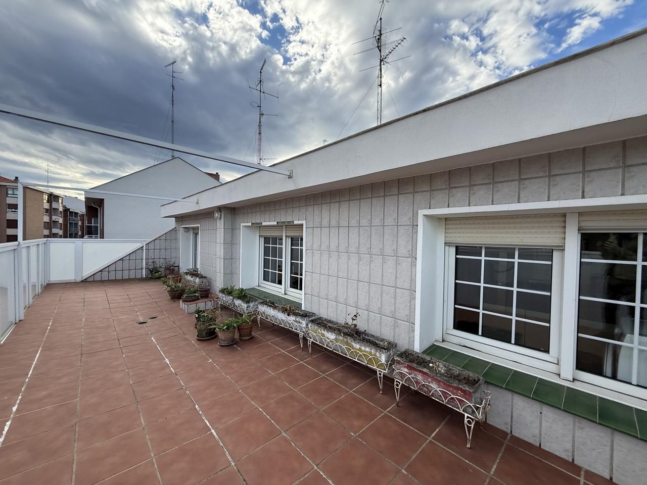 Vista exterior de Dúplex en venda en Barakaldo  amb Terrassa i Moblat