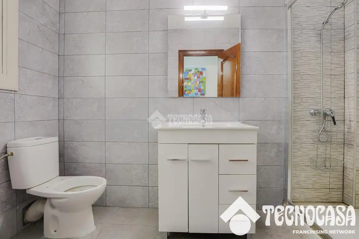 Bathroom of Flat for sale in Mataró