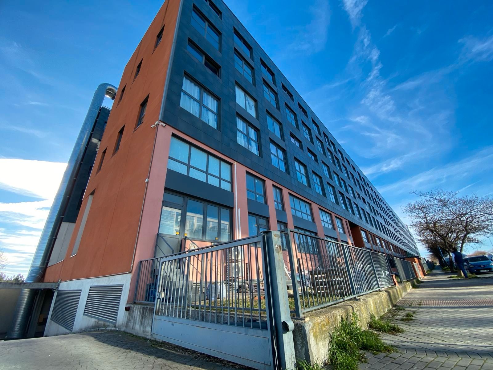 Vista exterior de Dúplex en venda en Leganés amb Aire condicionat i Piscina comunitària