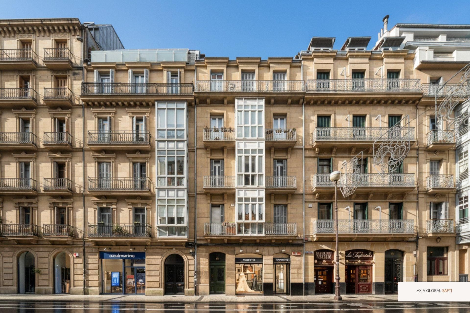 Vista exterior de Pis en venda en Donostia - San Sebastián  amb Calefacció i Balcó