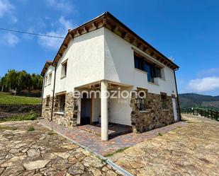 Vista exterior de Casa o xalet en venda en Cudillero amb Calefacció, Terrassa i Moblat