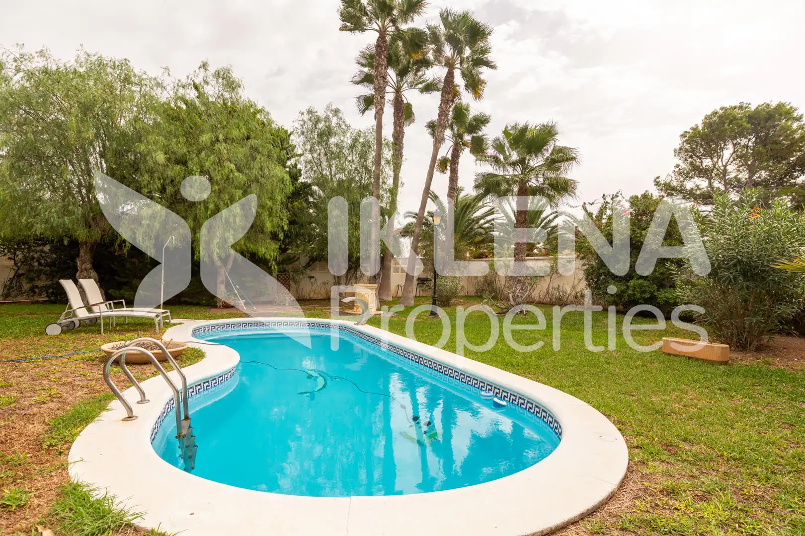 Garden of Houses for sale in Roquetas de Mar  with Air Conditioner, Private garden and Terrace