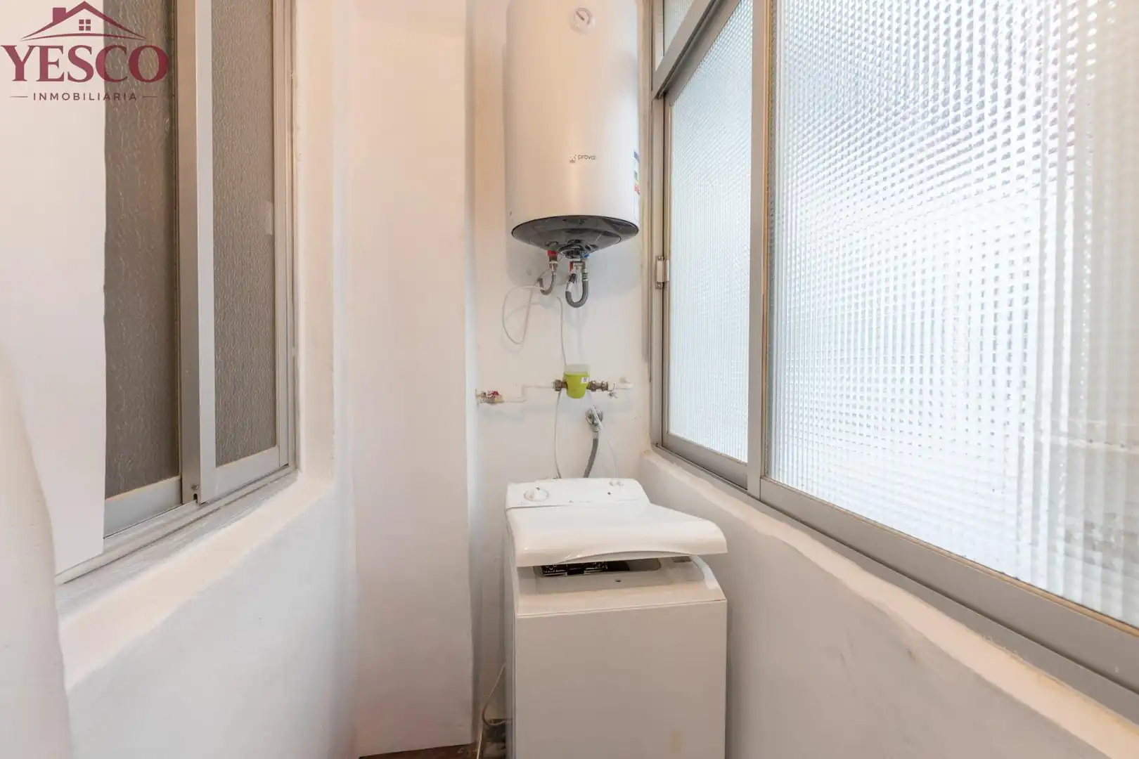 Bathroom of Flat for sale in Granada