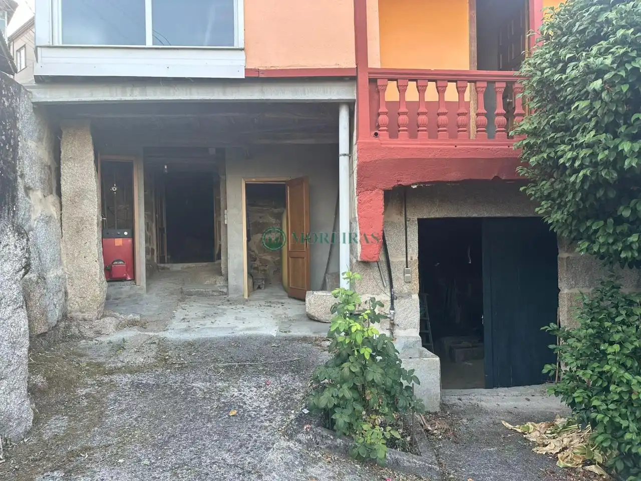 Vista exterior de Casa o xalet en venda en Barbadás amb Calefacció, Jardí privat i Balcó