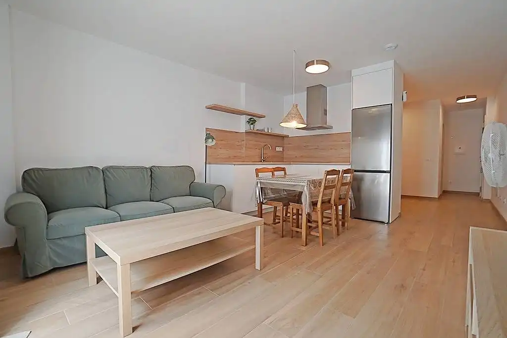 Sala d'estar de Estudi en venda en Las Palmas de Gran Canaria amb Traster, Moblat i Balcó