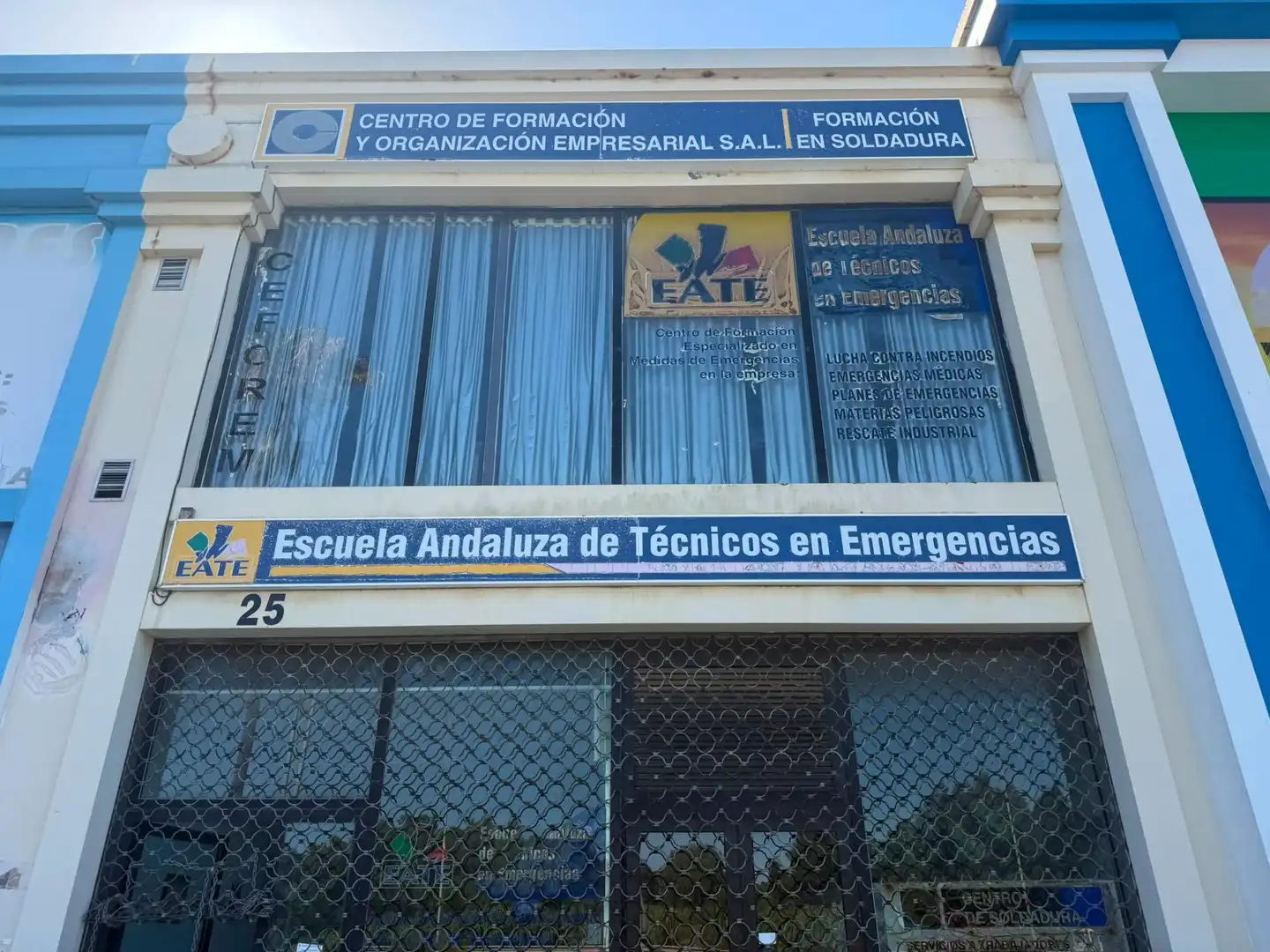 Außenansicht von Fabrikhallen zum Verkauf in Los Barrios