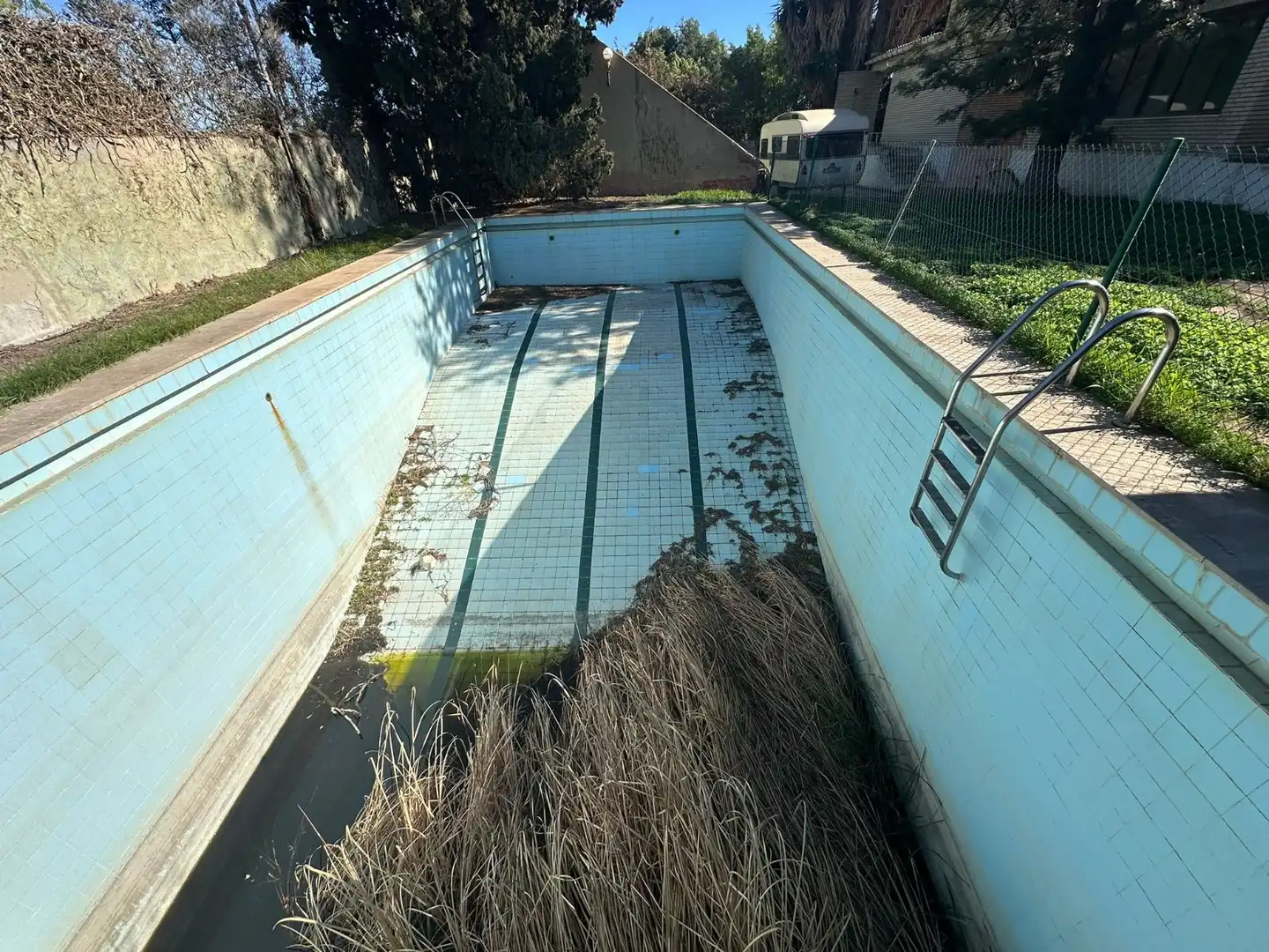 Piscina de Casa o xalet en venda en Alicante / Alacant amb Jardí privat, Terrassa i Piscina