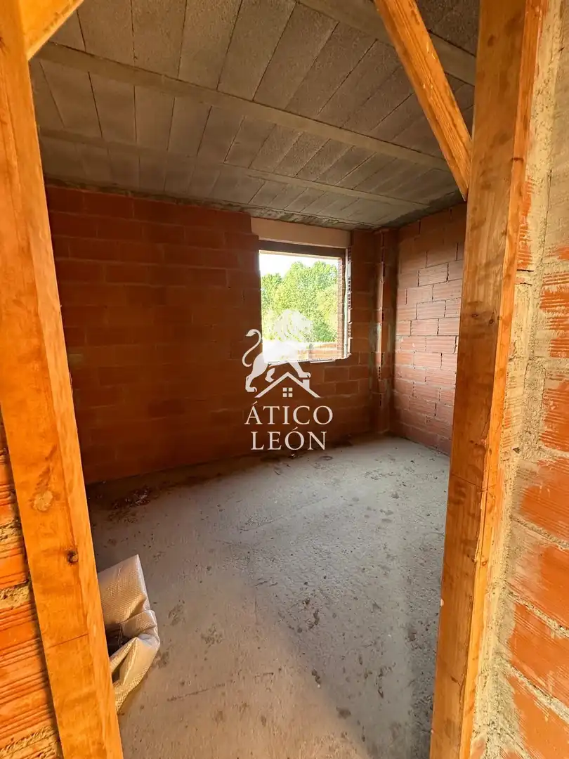 Bedroom of Houses for sale in Chozas de Abajo  with Private garden and Terrace