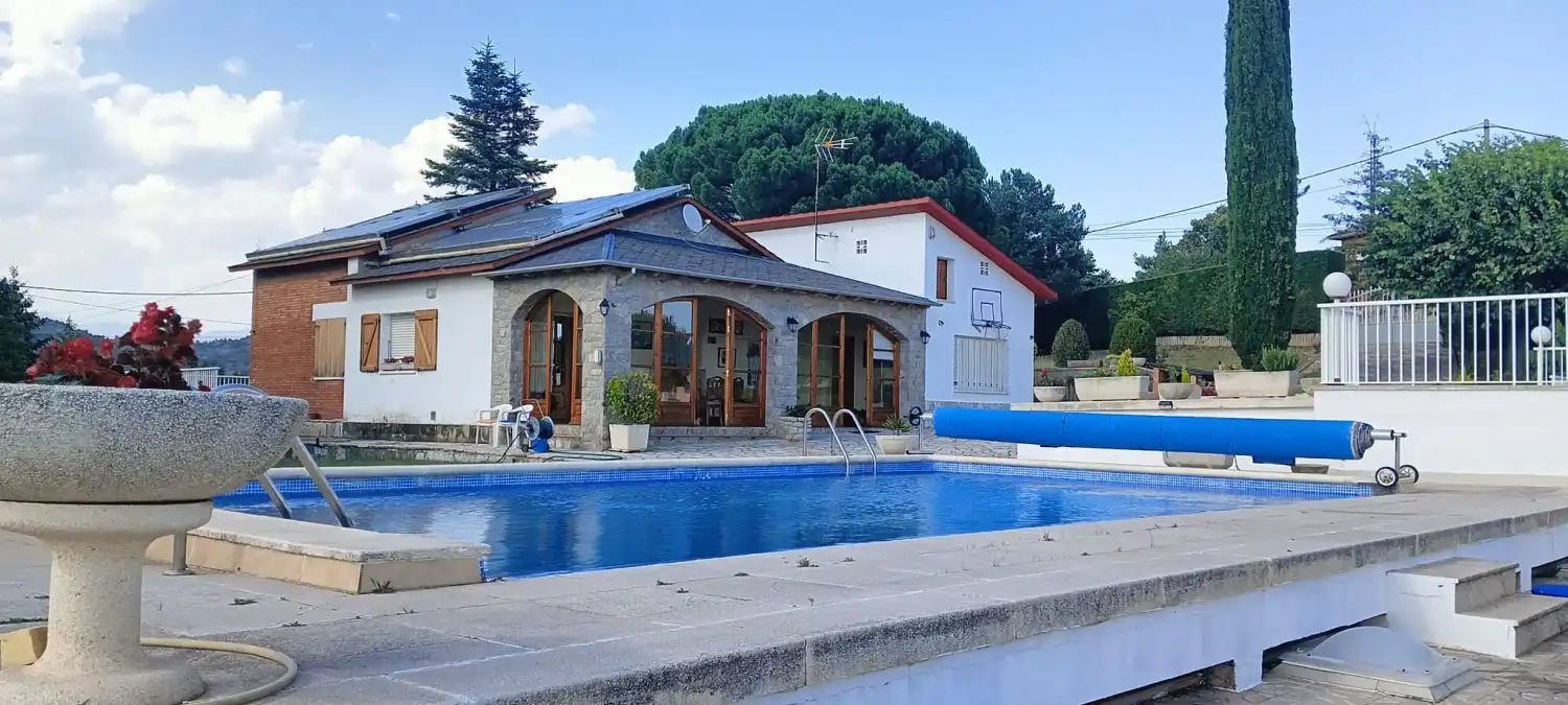 Piscina de Casa o chalet en venta en Berga con Calefacción, Jardín privado y Terraza