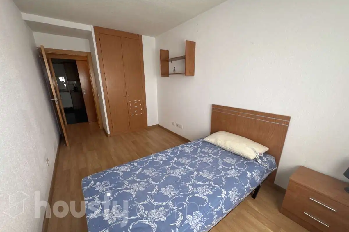 Habitación de Piso de alquiler en Valdemoro con Parquet y Amueblado