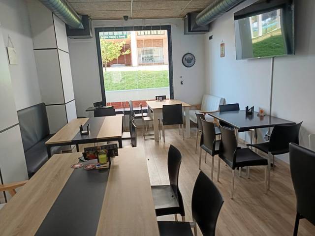 Local comercial en Alquiler en Rúa das Teixugueiras en Alcabre