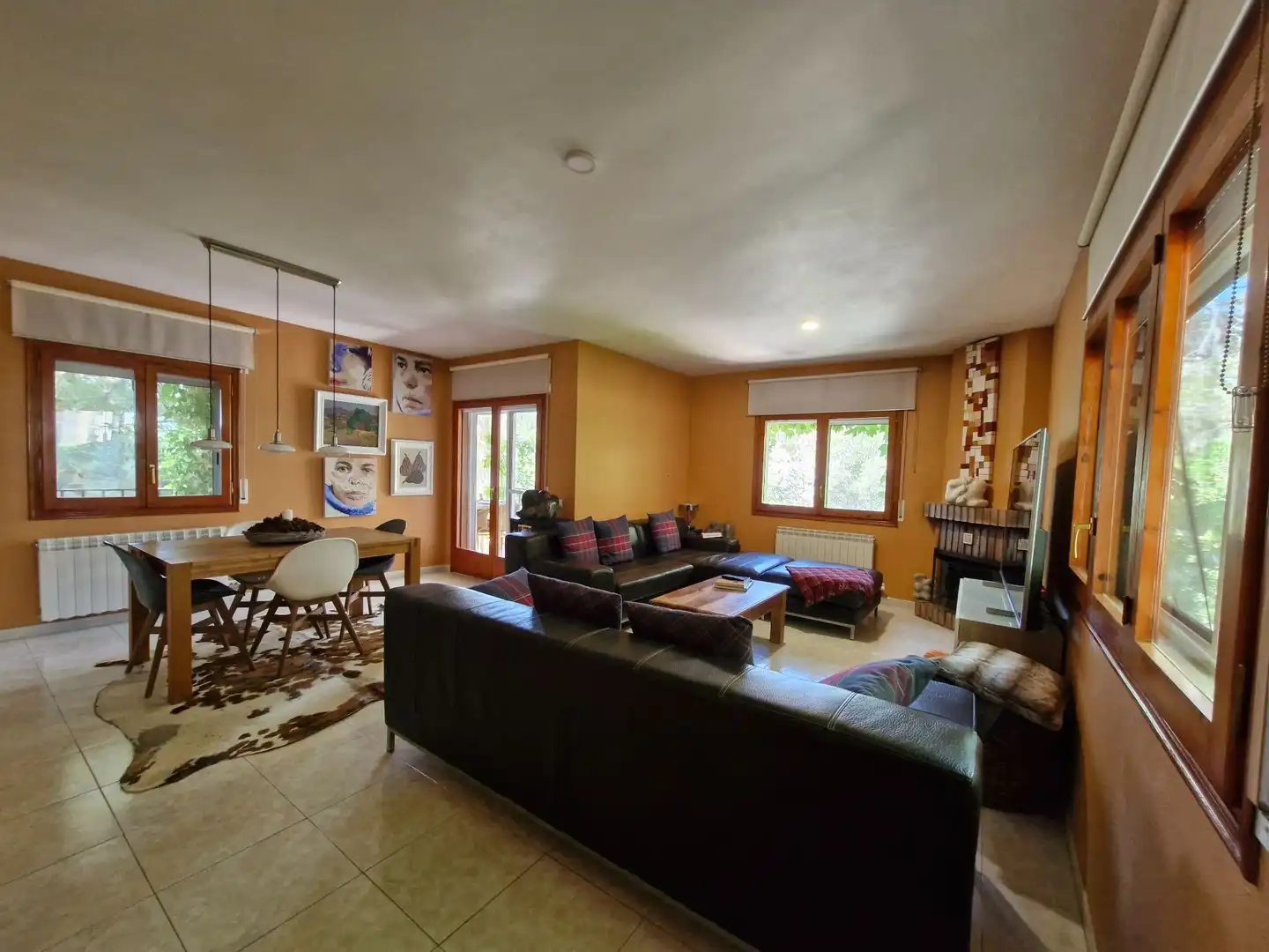 Living room of Houses for sale in Almoster  with Air Conditioner, Heating and Storage room