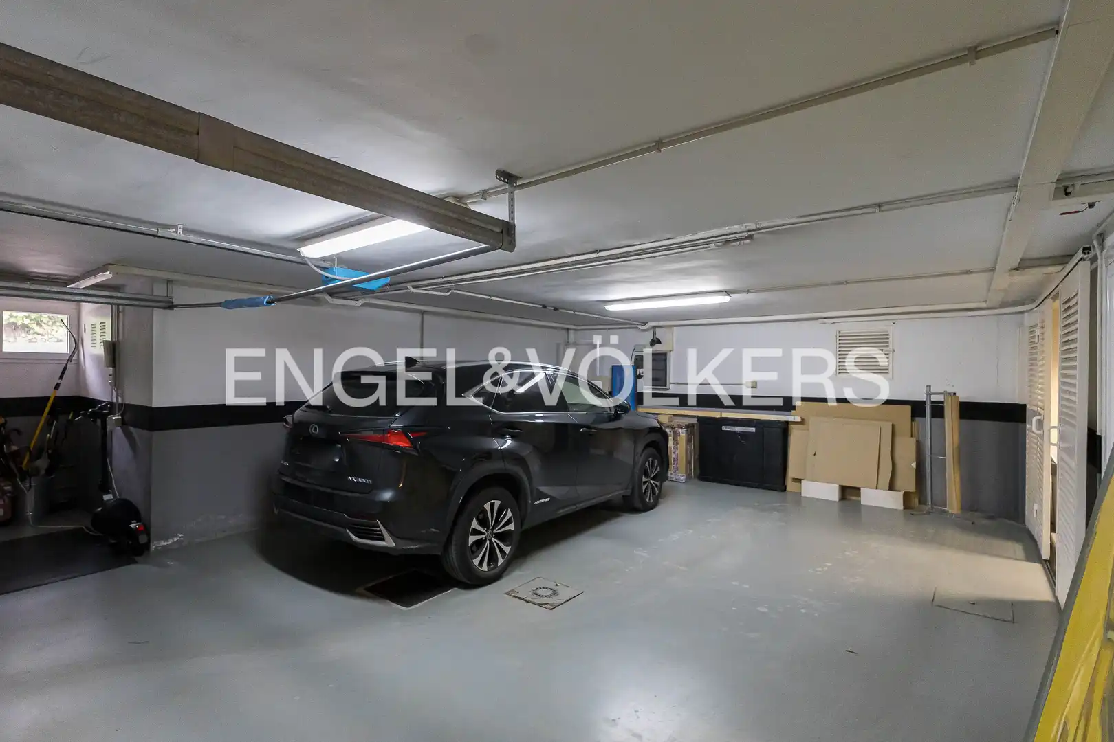 Parking de Casa o chalet en venta en Boadilla del Monte con Aire acondicionado, Calefacción y Jardín privado