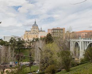 Vista exterior de Pis de lloguer en  Madrid Capital amb Calefacció i Balcó