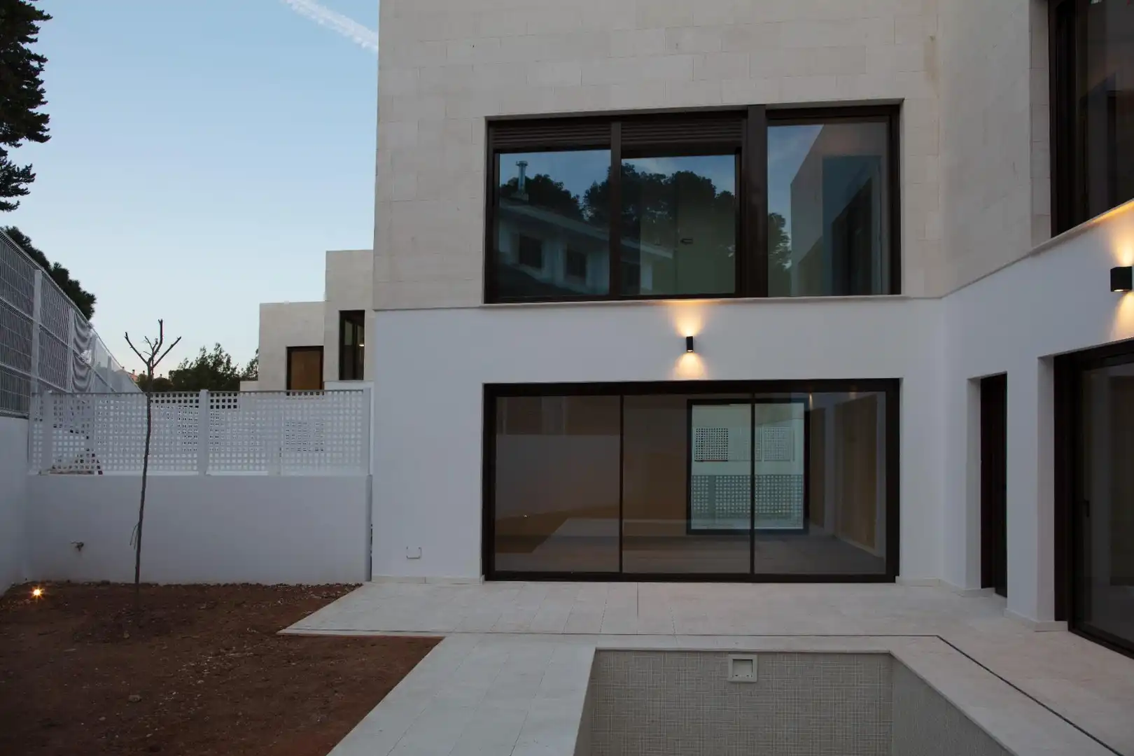 Vista exterior de Casa adosada de alquiler en Rocafort con Aire acondicionado, Calefacción y Jardín privado