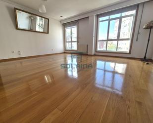 Vista exterior de Apartament de lloguer en Ourense Capital  amb Calefacció