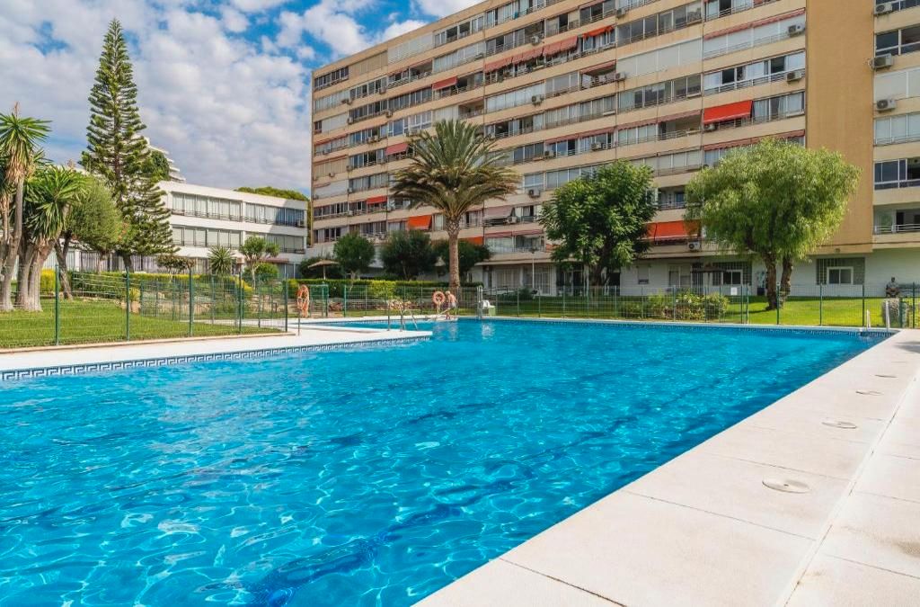 Piscina de Apartament en venda en Benalmádena amb Aire condicionat, Moblat i Forn