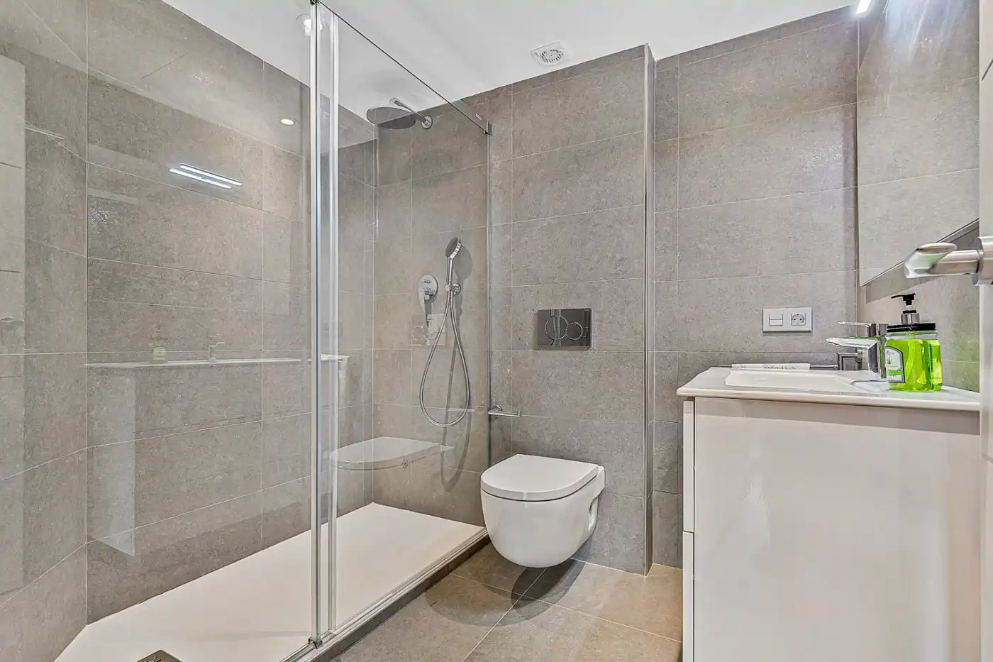 Flat for rent in Avenida DEL MAR, 7, Playa Bajadilla - Puertos
