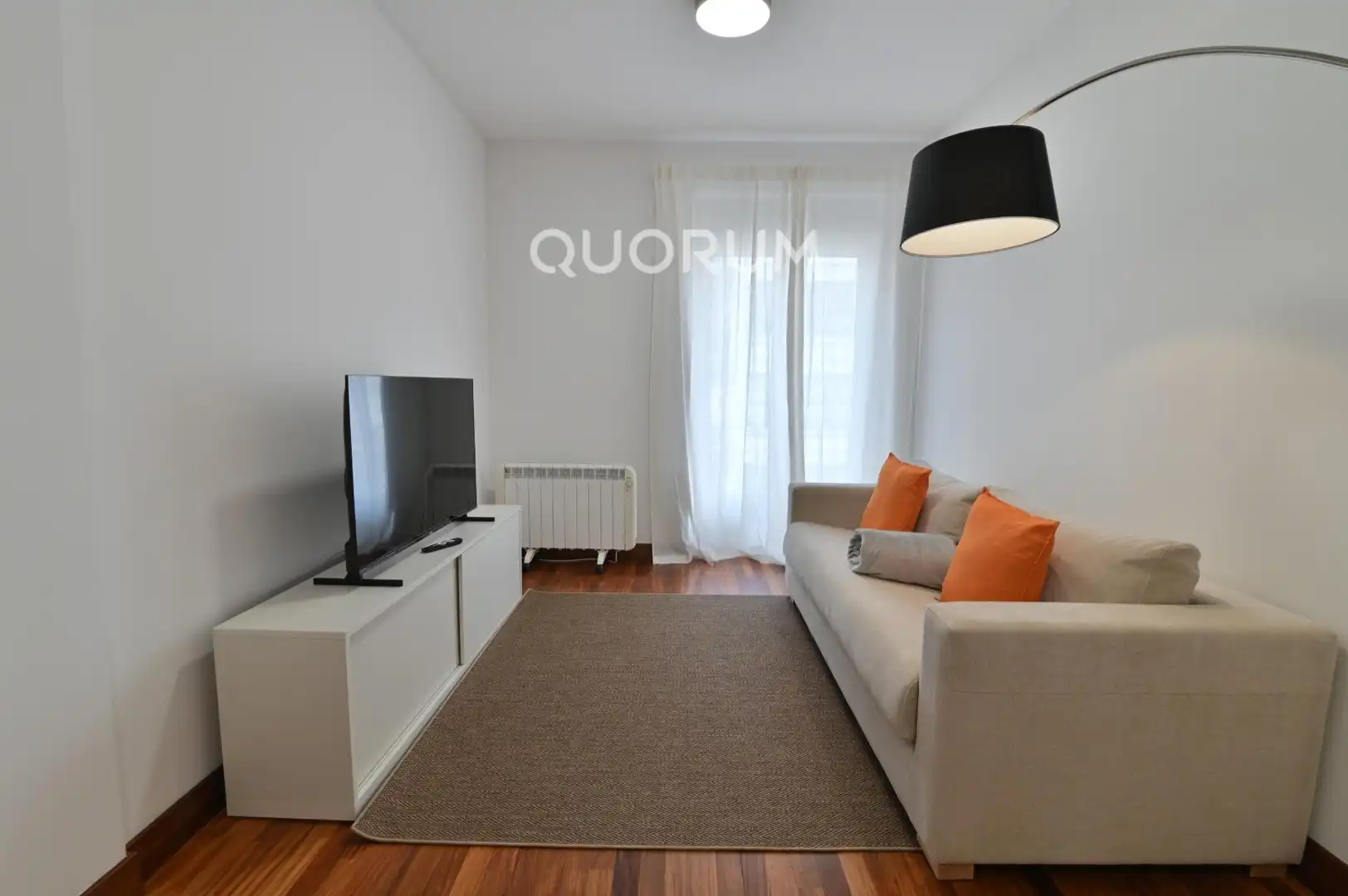 Sala d'estar de Pis de lloguer en Bilbao  amb Balcó