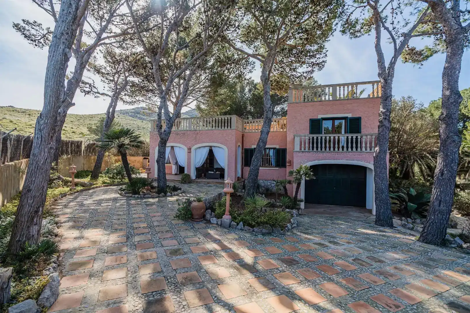 Vista exterior de Casa o xalet de lloguer en Pollença amb Aire condicionat, Jardí privat i Piscina