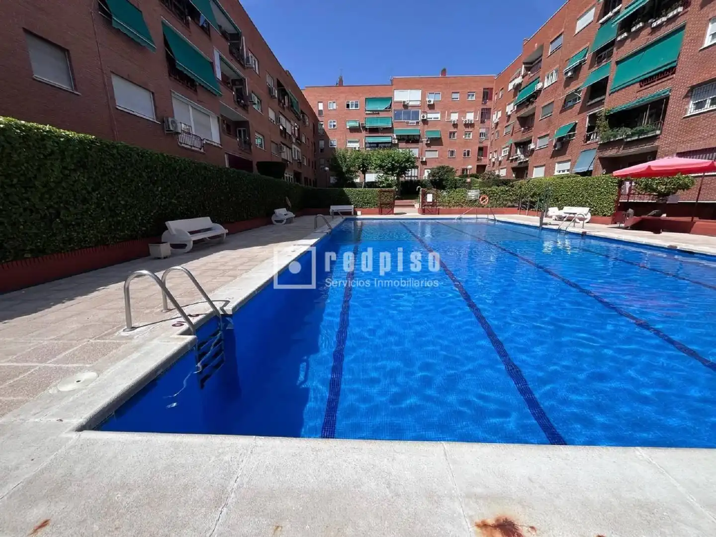 Piscina de Pis en venda en Alcobendas amb Calefacció, Jardí privat i Piscina