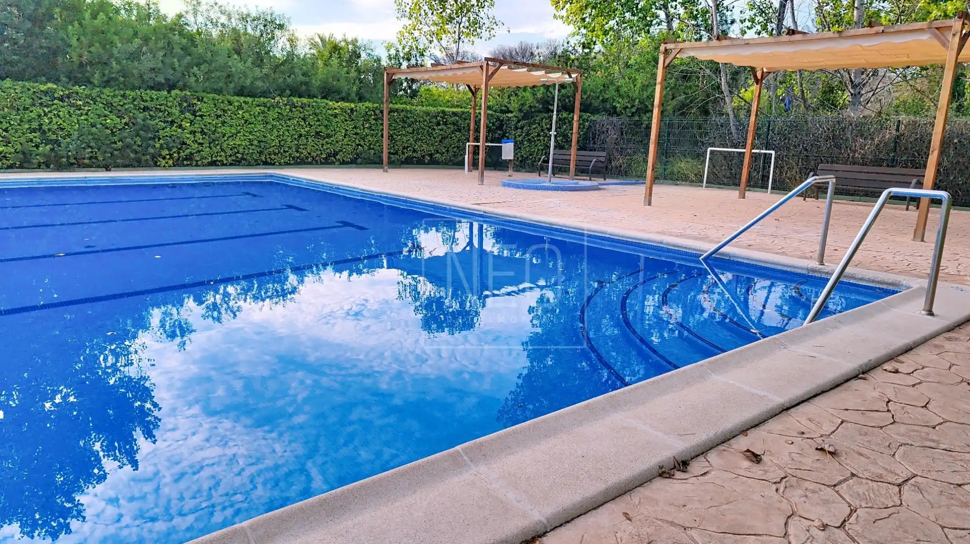 Piscina de Planta baja en venta en Valencia con Jardín privado y Piscina comunitaria