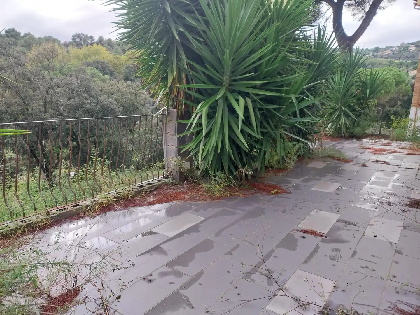 Vista exterior de Casa o xalet en venda en L'Ametlla del Vallès amb Calefacció, Jardí privat i Terrassa