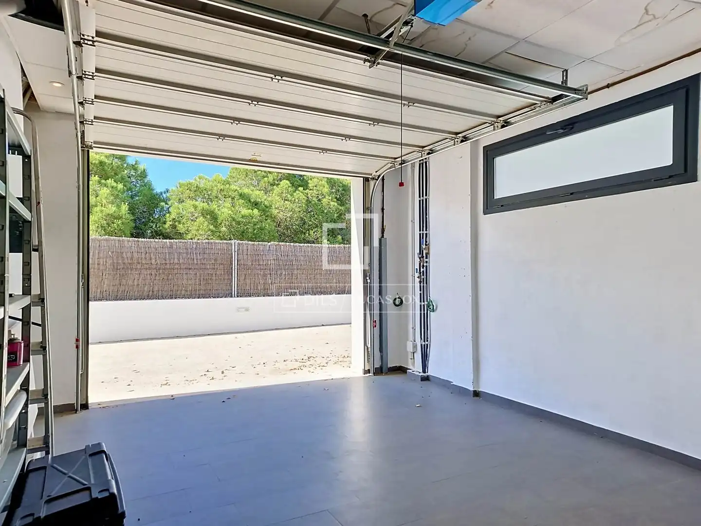 Parkplatz von Haus oder Chalet zum Verkauf in Vilanova i la Geltrú mit Klimaanlage, Heizung und Privatgarten